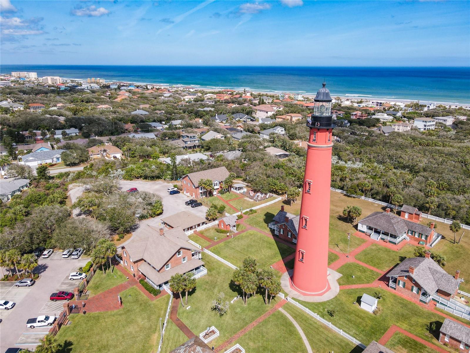 LIGHTHOUSE SHORES - Residential