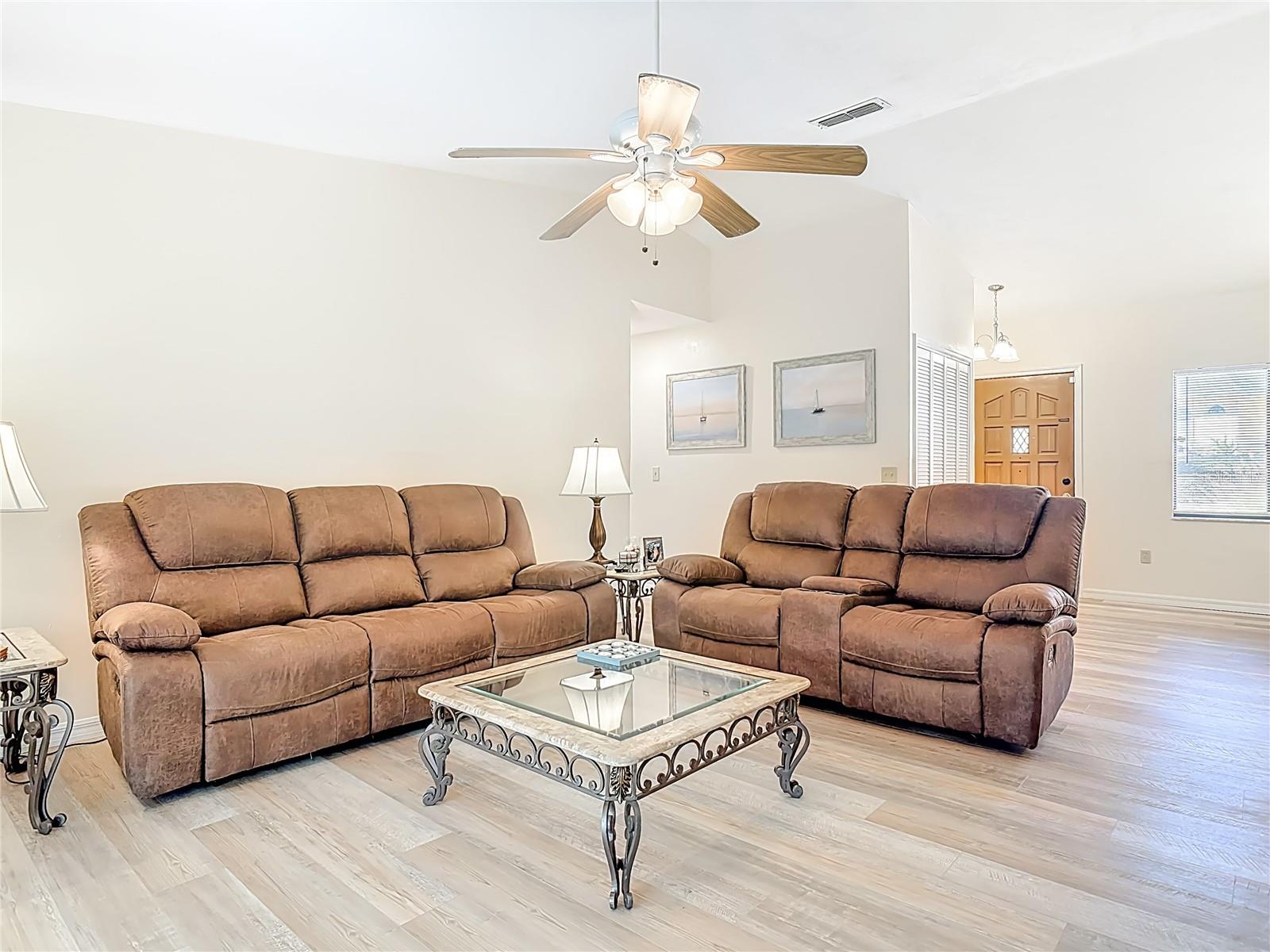 LIGHTHOUSE SHORES - Residential