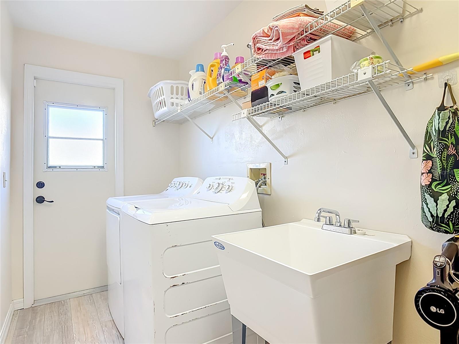 LIGHTHOUSE SHORES - Residential