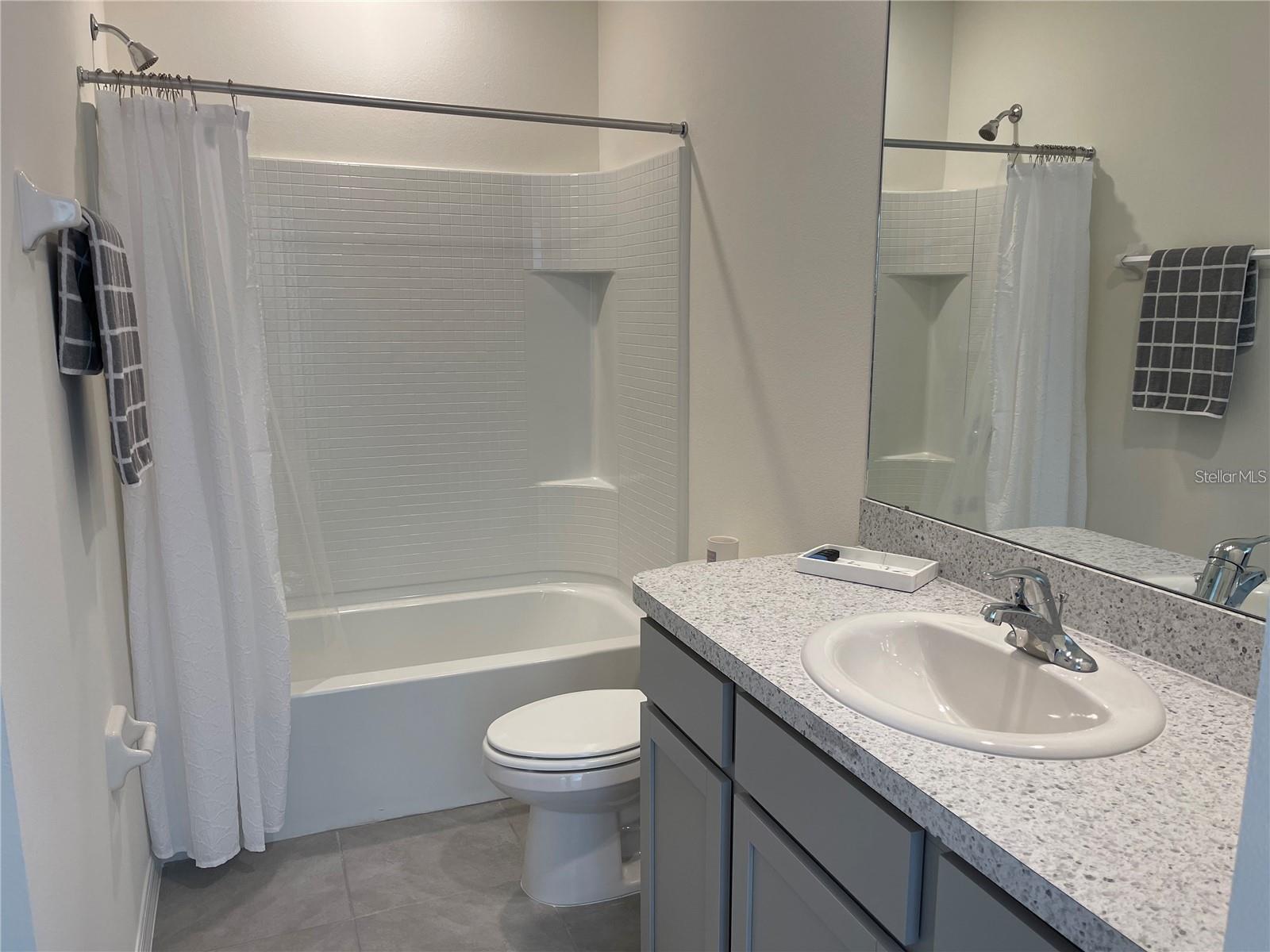 PROMENADE EAST - Residential Lease