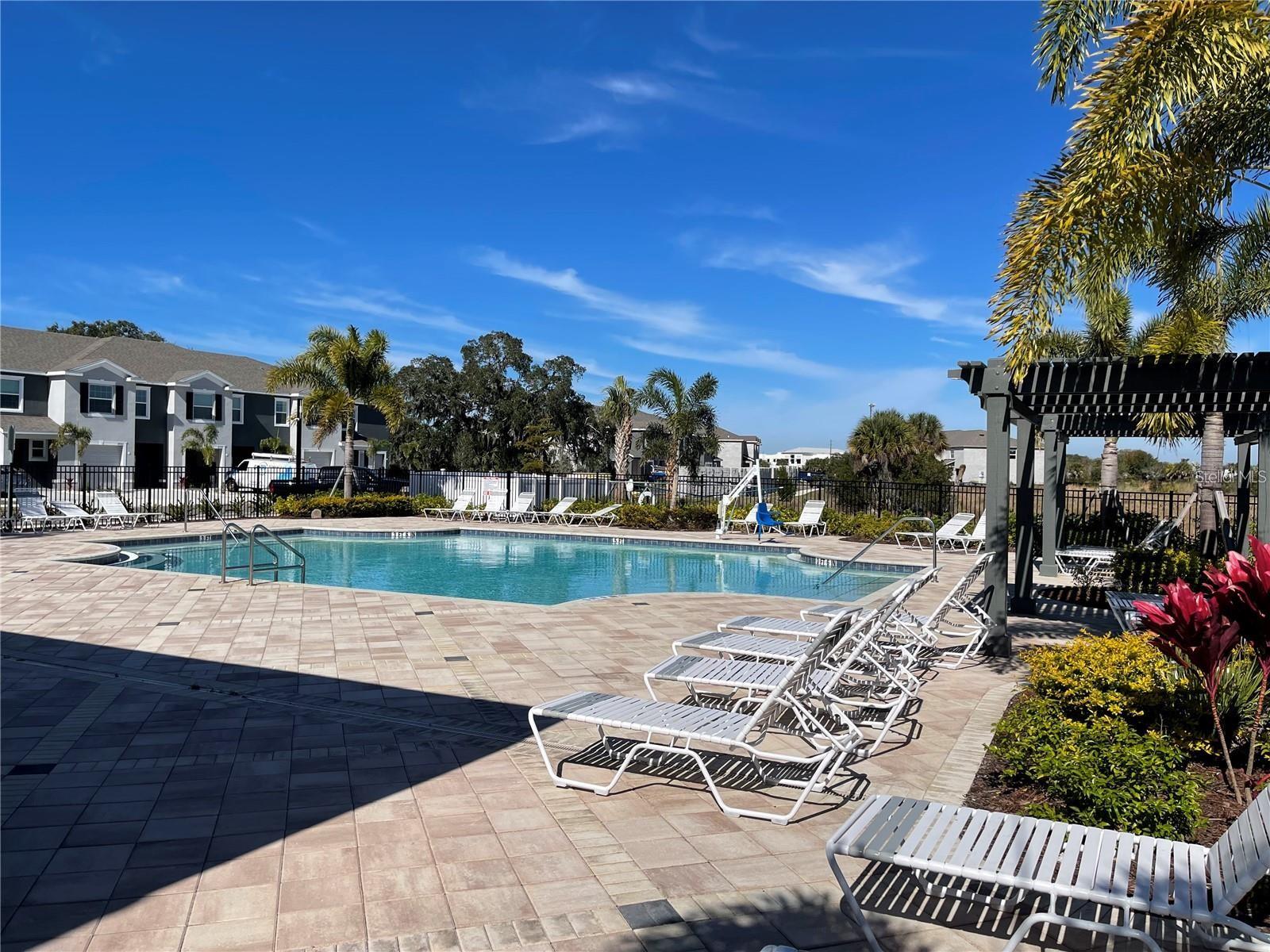 PROMENADE EAST - Residential Lease