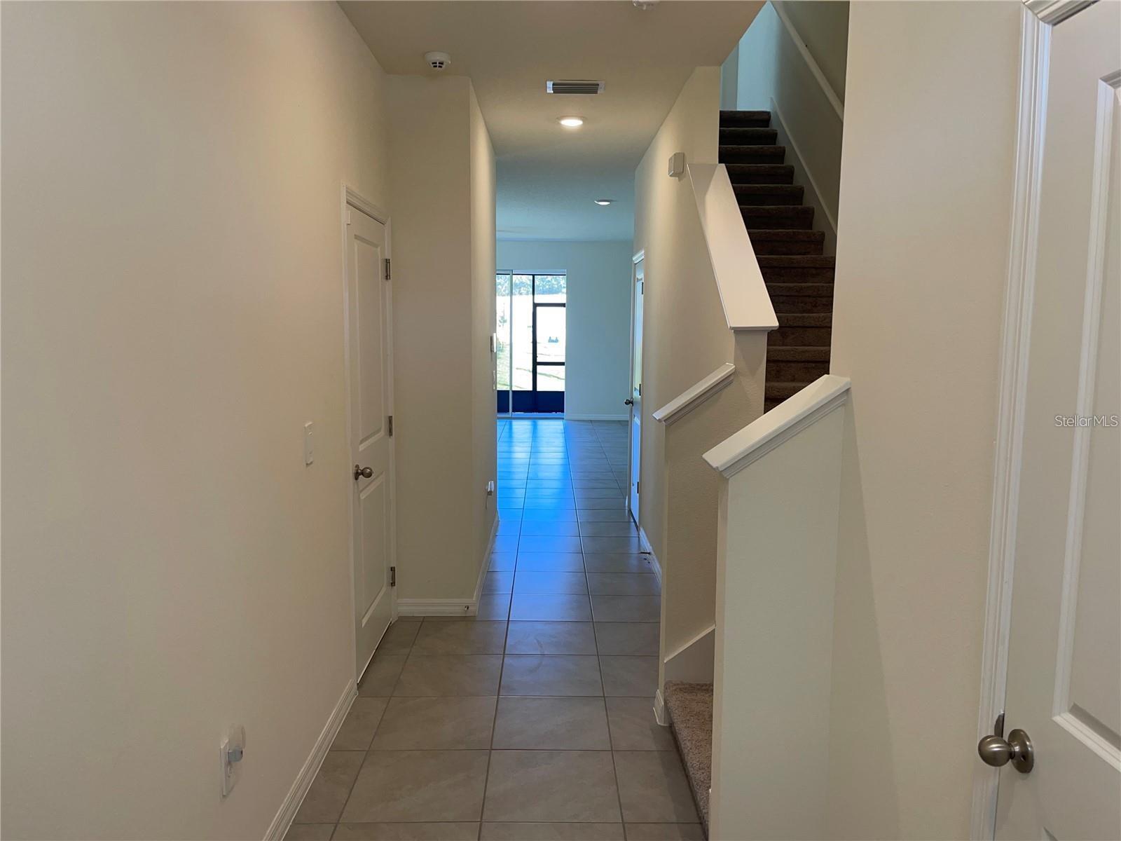 PROMENADE EAST - Residential Lease