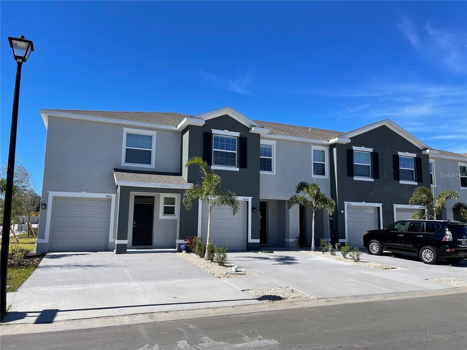 PROMENADE EAST - Residential Lease