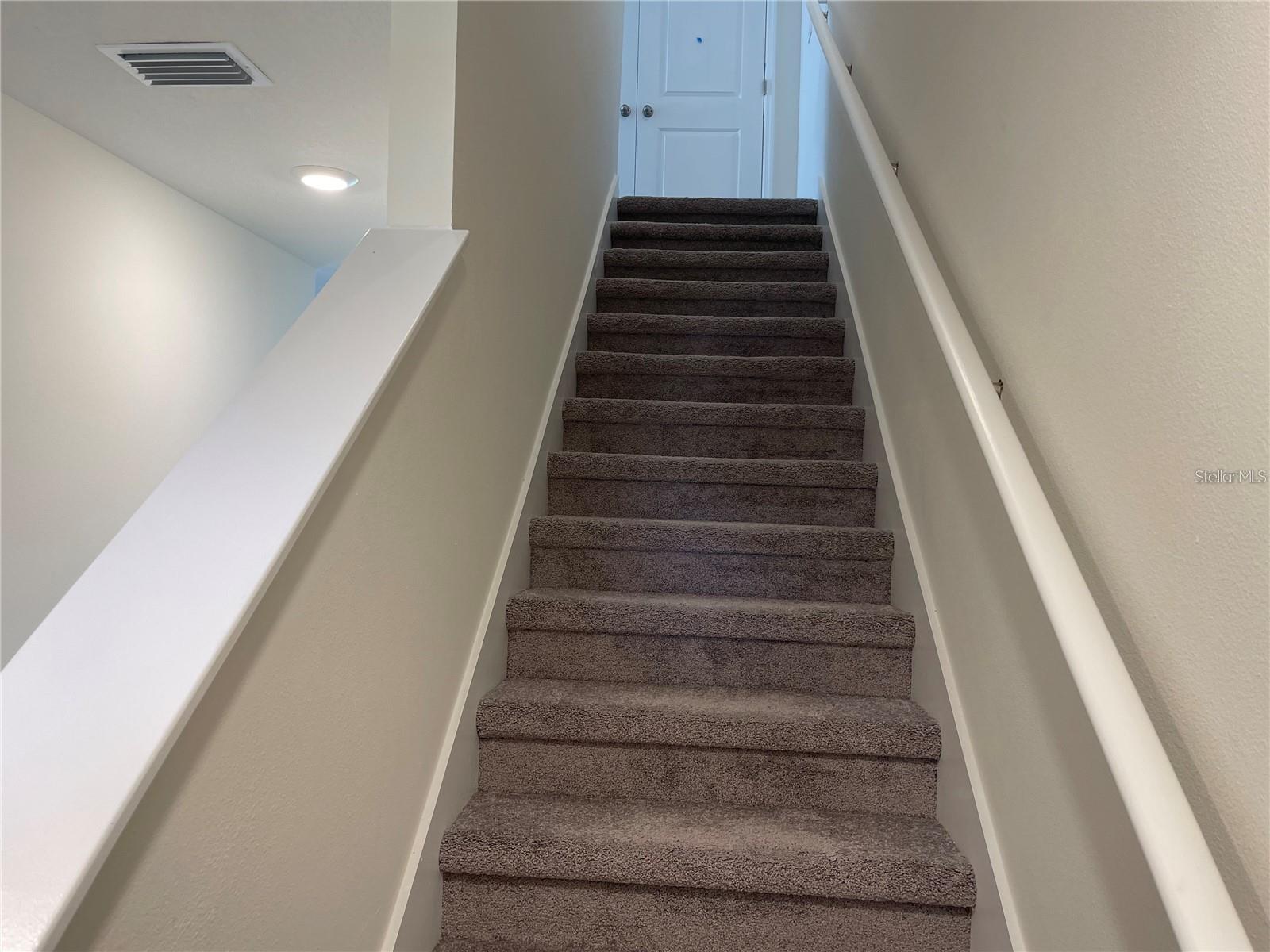 PROMENADE EAST - Residential Lease