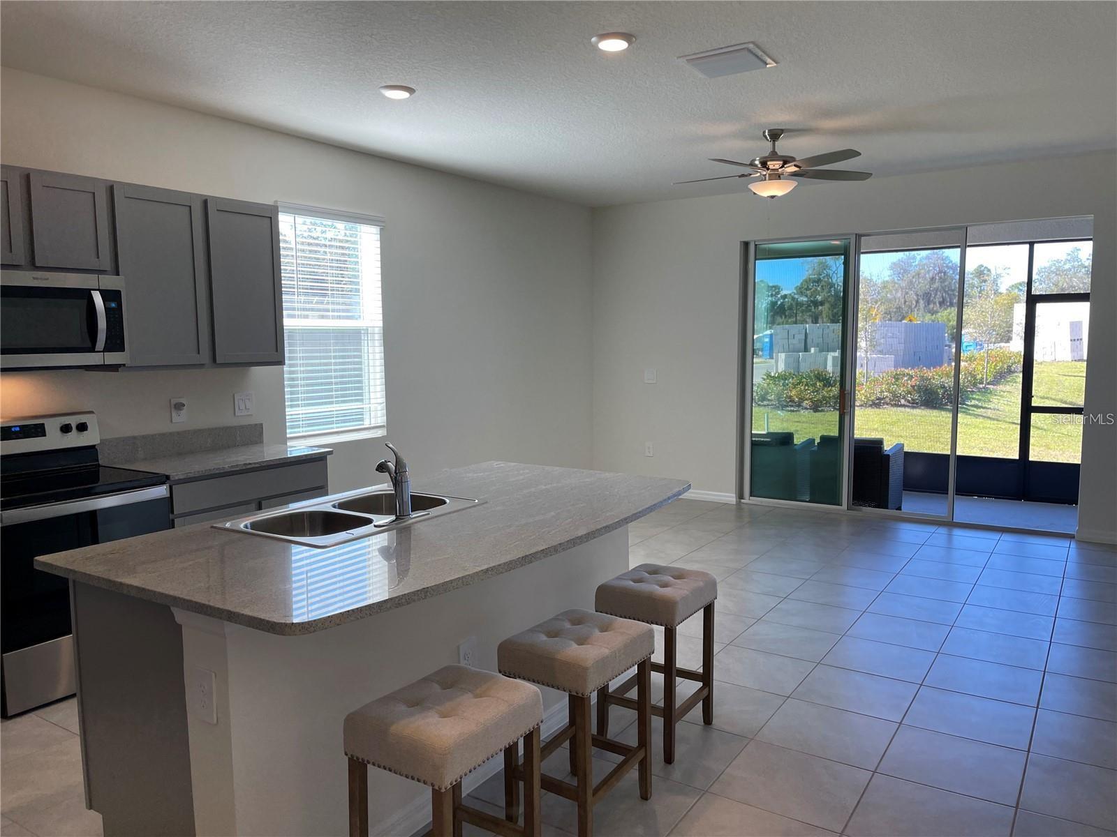 PROMENADE EAST - Residential Lease