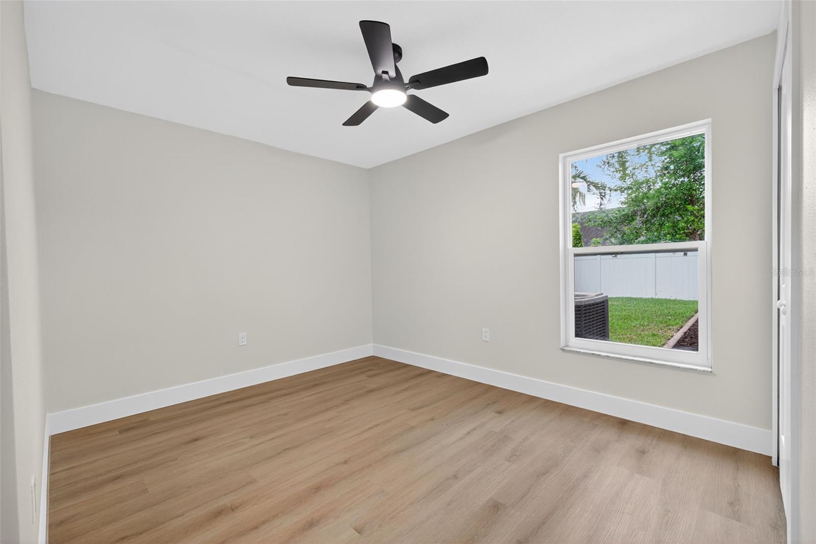 SOUTHERN OAKS - Residential