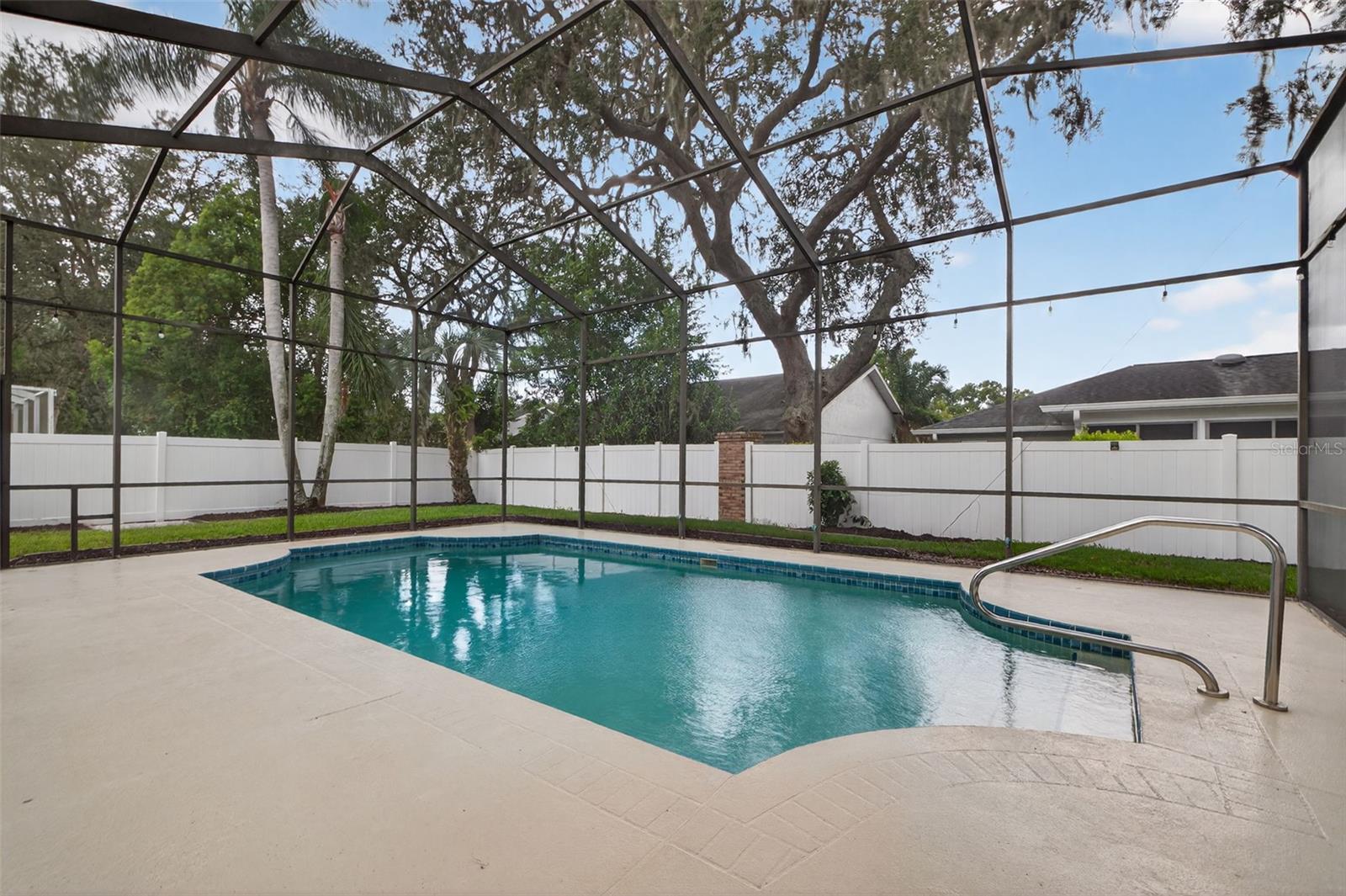 SOUTHERN OAKS - Residential