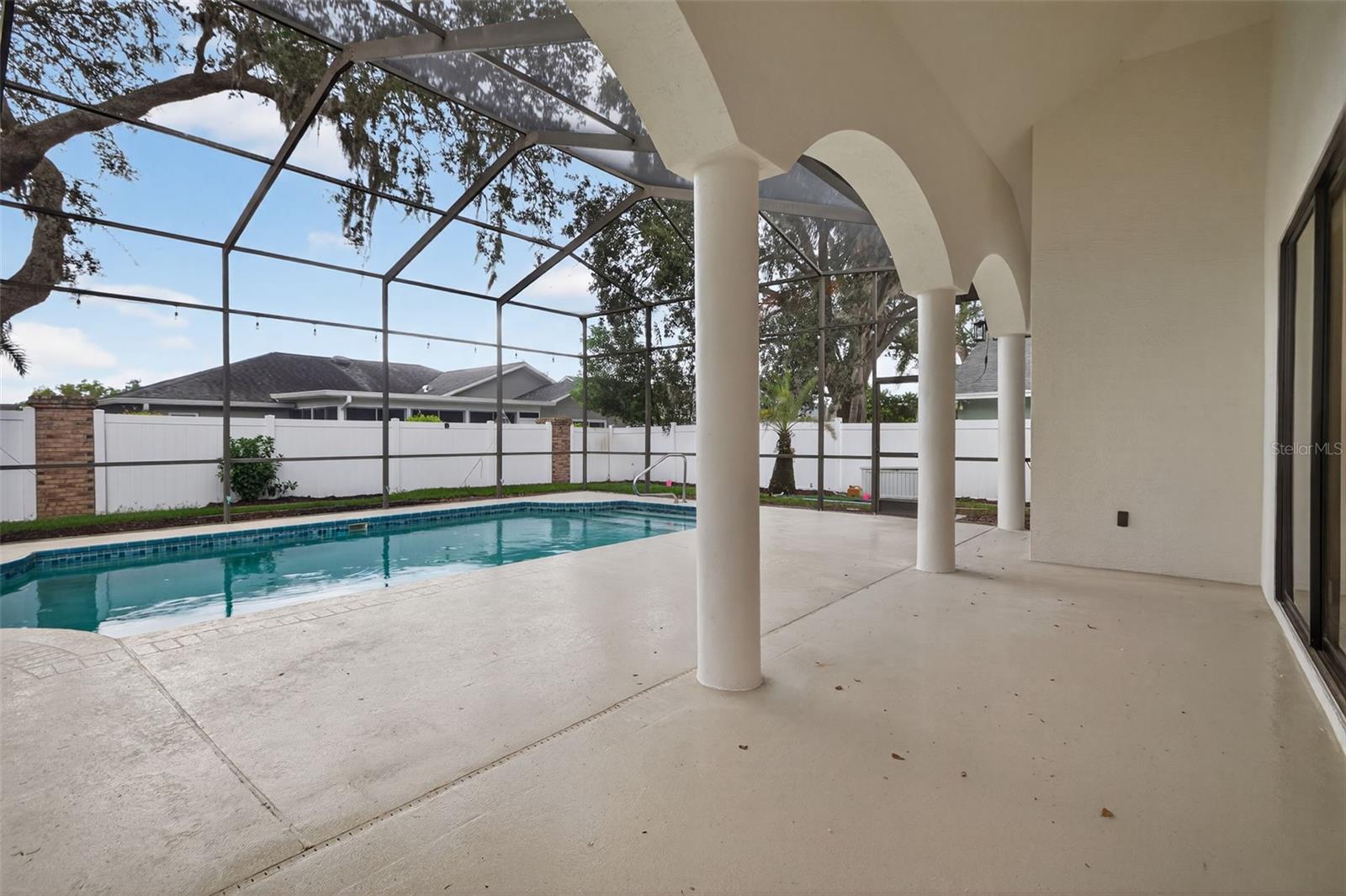 SOUTHERN OAKS - Residential