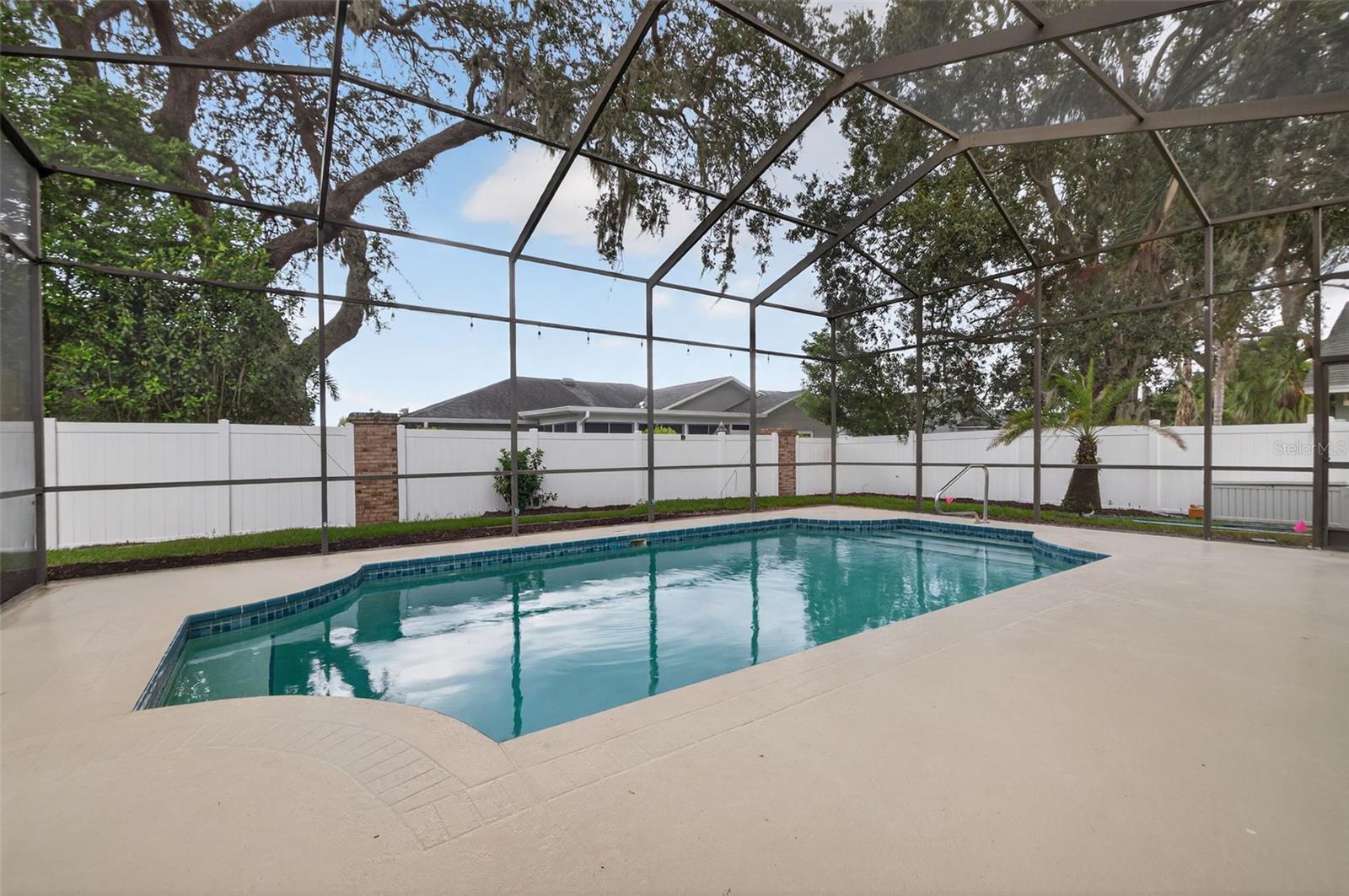 SOUTHERN OAKS - Residential