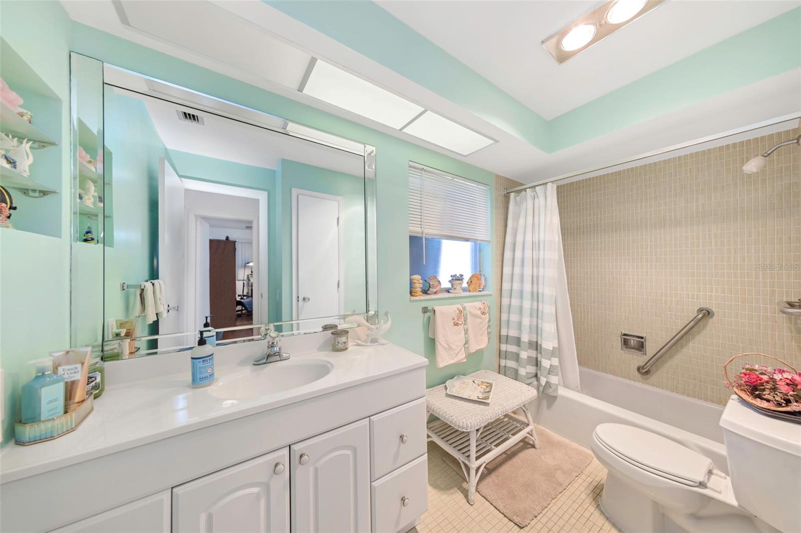 BELLEVUE ESTATES 6TH ADD - Residential