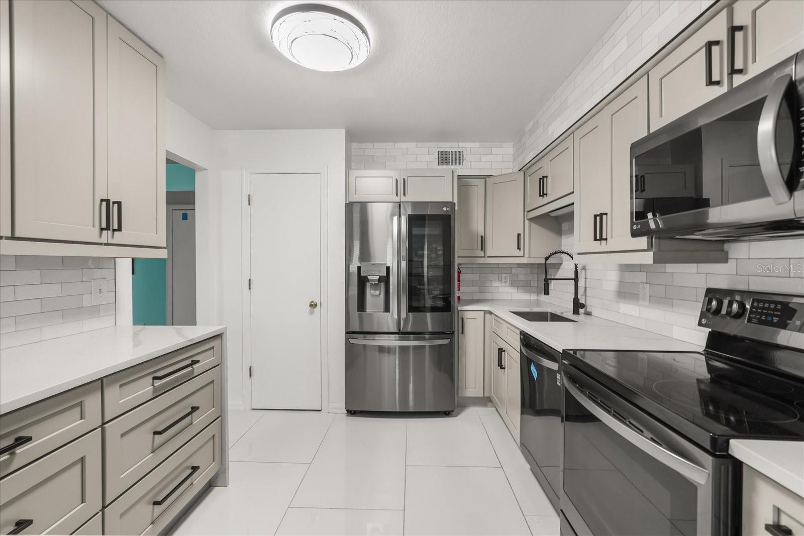 COACH HOMES AT MARINERS VILLAGE - Residential