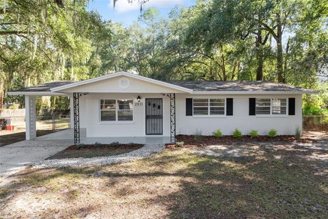 Photo of 2511 NE 3rd Place, Gainesville, FL 32641 (MLS # GC534350)