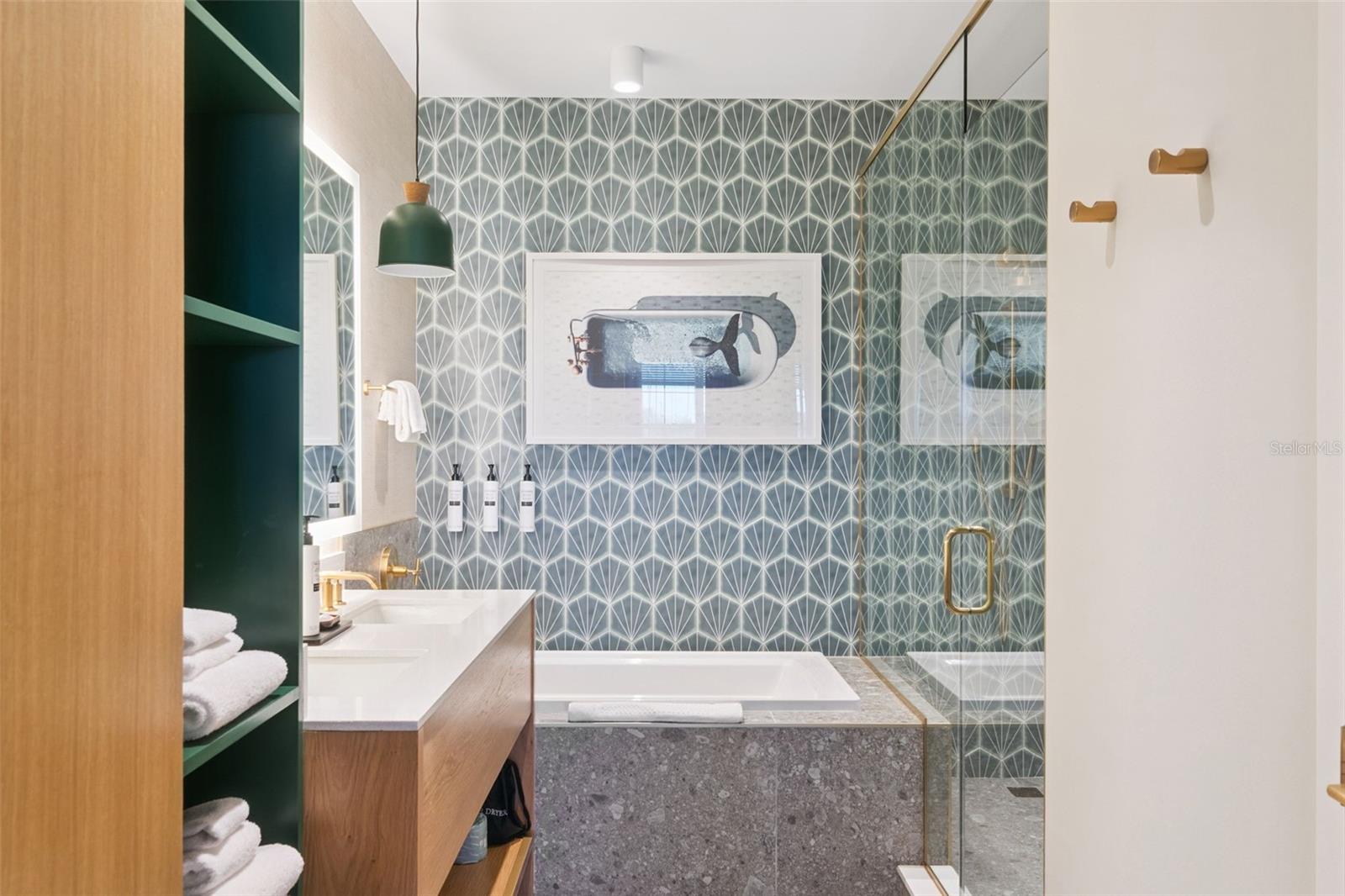 EMBASSY SUITES, SUNSET WALK HOTEL - Residential