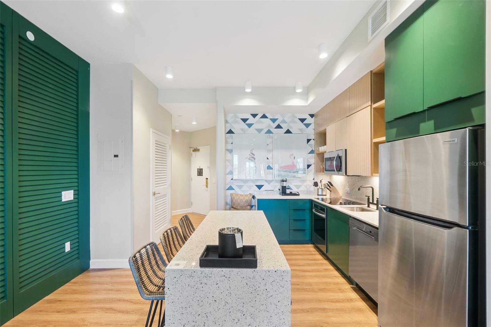 EMBASSY SUITES, SUNSET WALK HOTEL - Residential