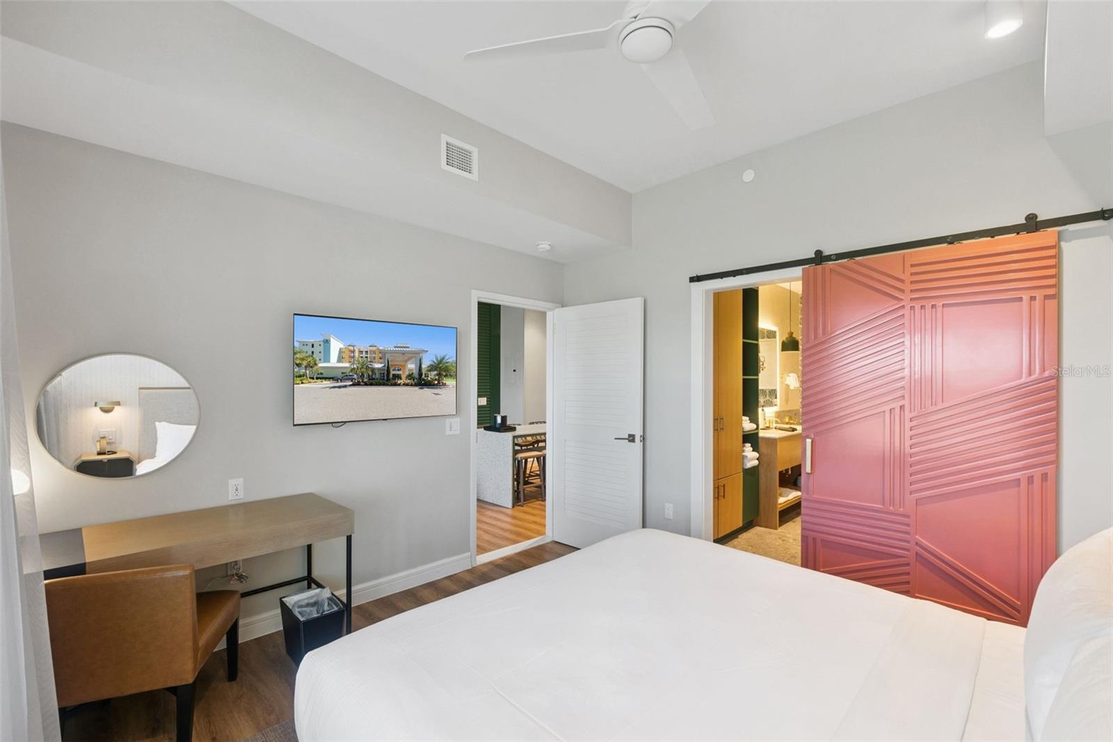 EMBASSY SUITES, SUNSET WALK HOTEL - Residential