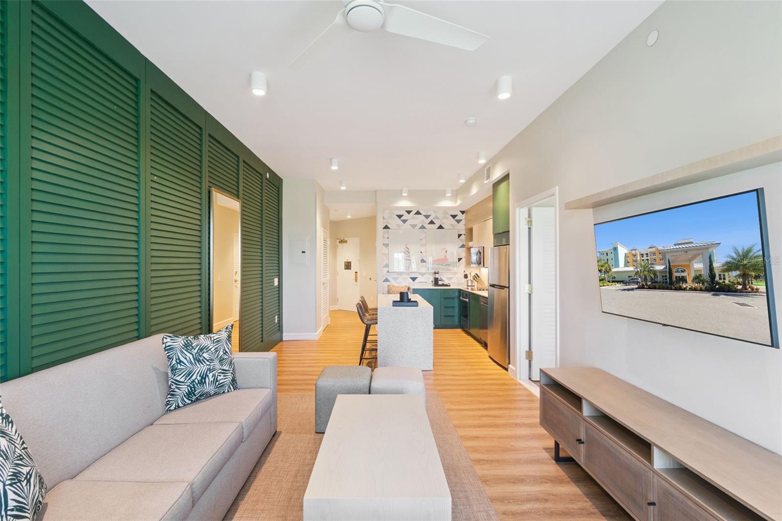 EMBASSY SUITES, SUNSET WALK HOTEL - Residential