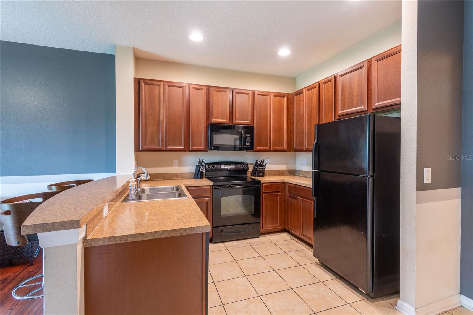 8814 RED BEECHWOOD COURT