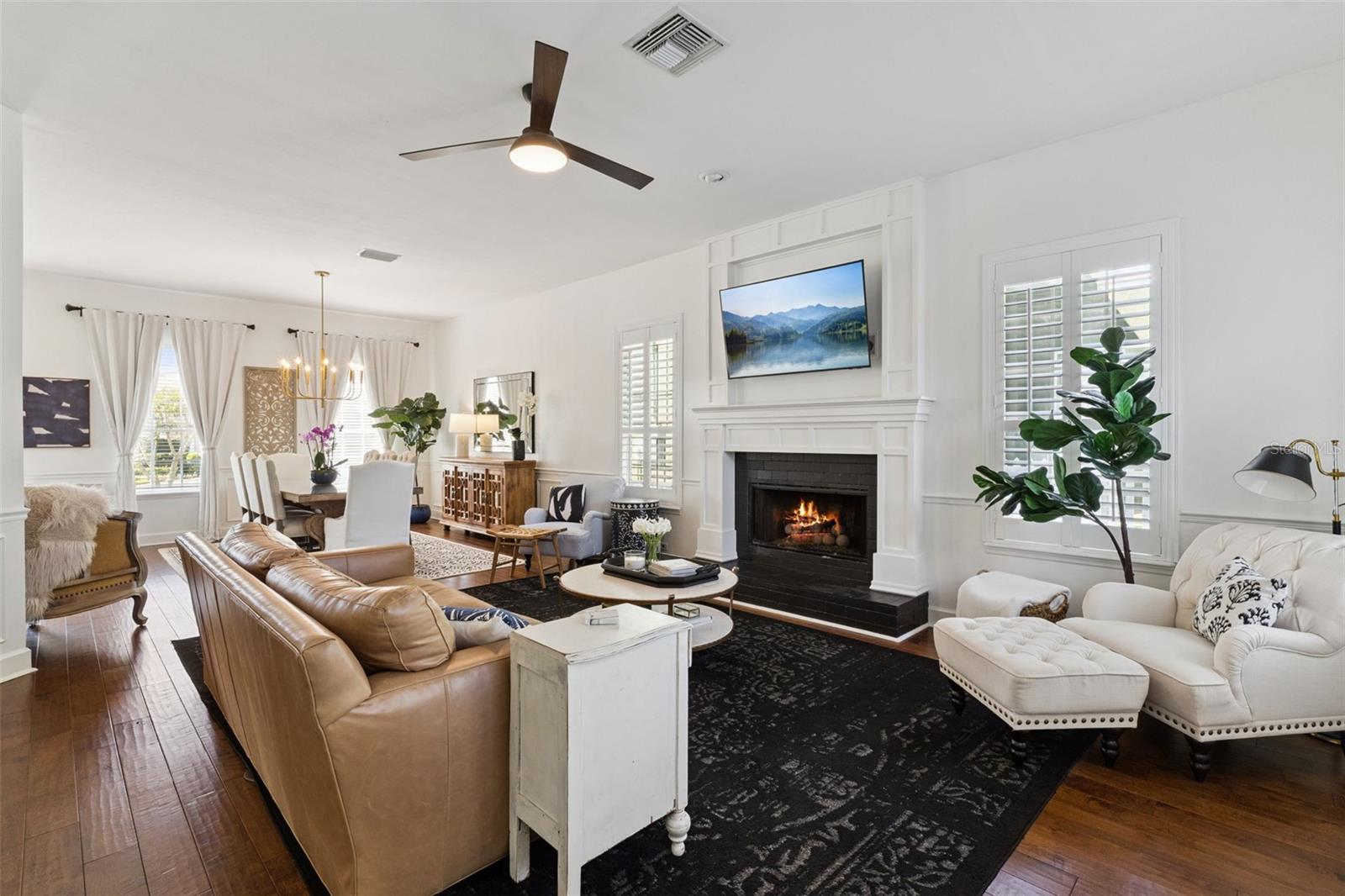 637 LAKE HARBOR CIRCLE