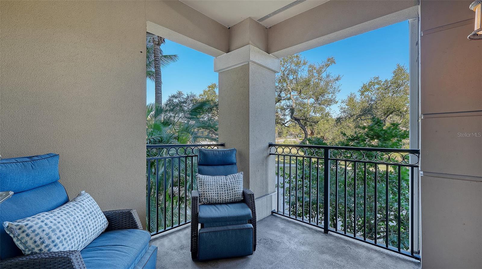 BROADWAY PROMENADE - Residential