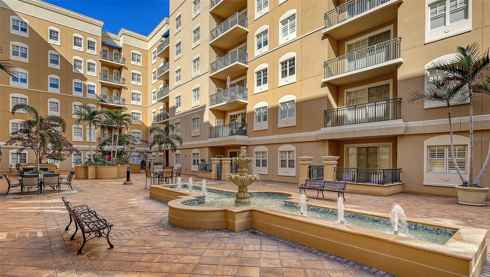 BROADWAY PROMENADE - Residential