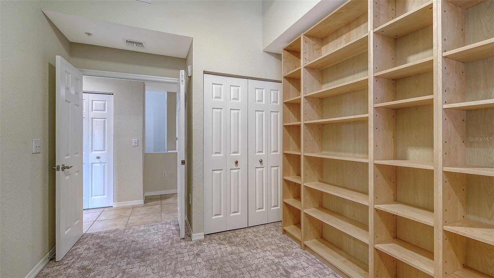 BROADWAY PROMENADE - Residential