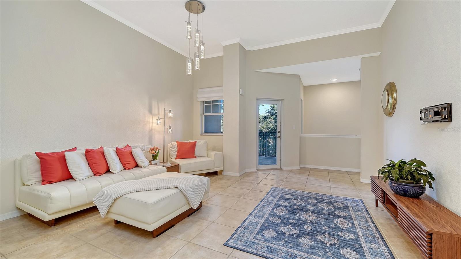 BROADWAY PROMENADE - Residential