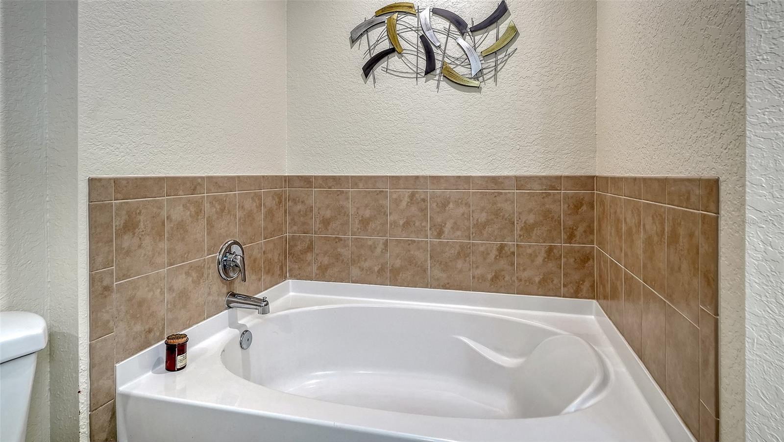 BROADWAY PROMENADE - Residential