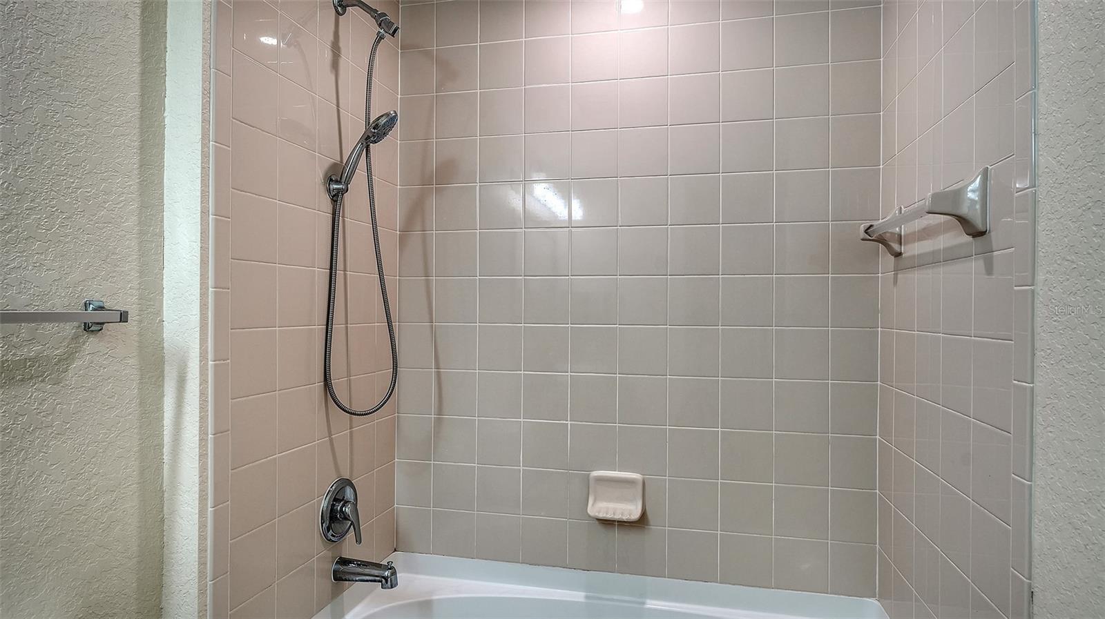 BROADWAY PROMENADE - Residential