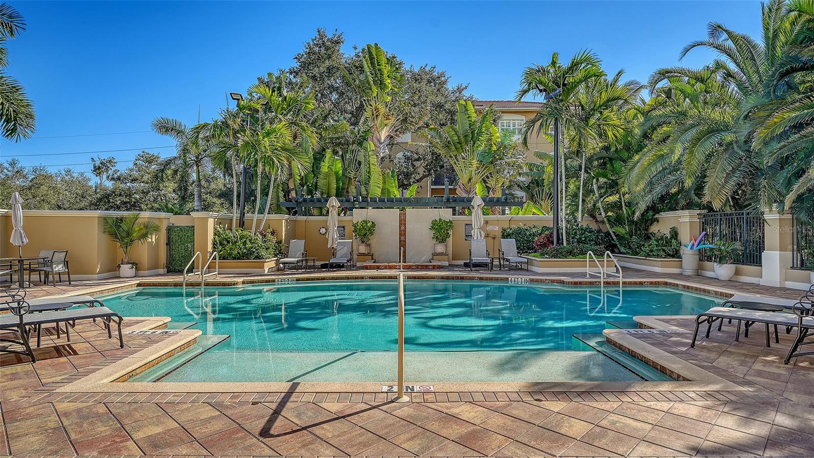 BROADWAY PROMENADE - Residential