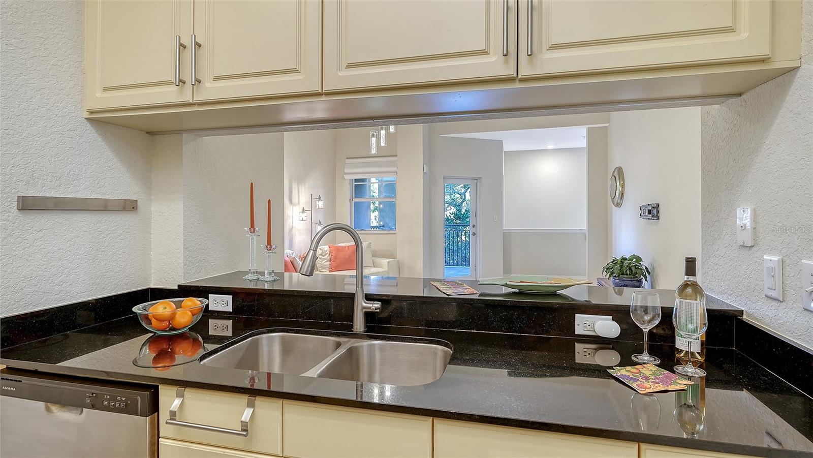 BROADWAY PROMENADE - Residential