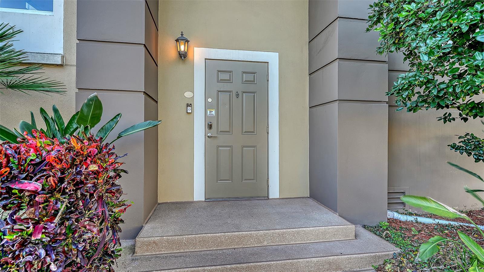 BROADWAY PROMENADE - Residential