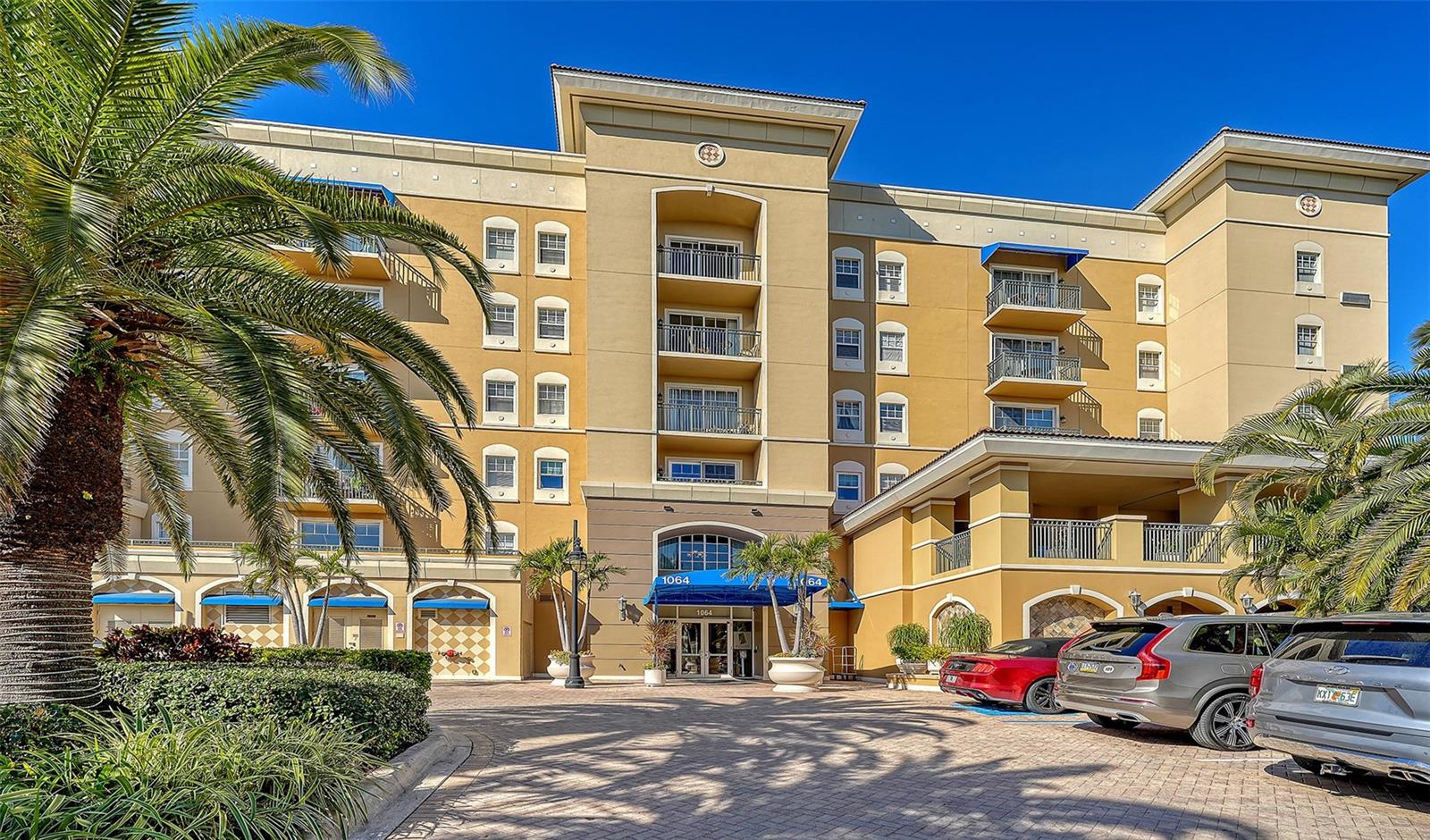 BROADWAY PROMENADE - Residential