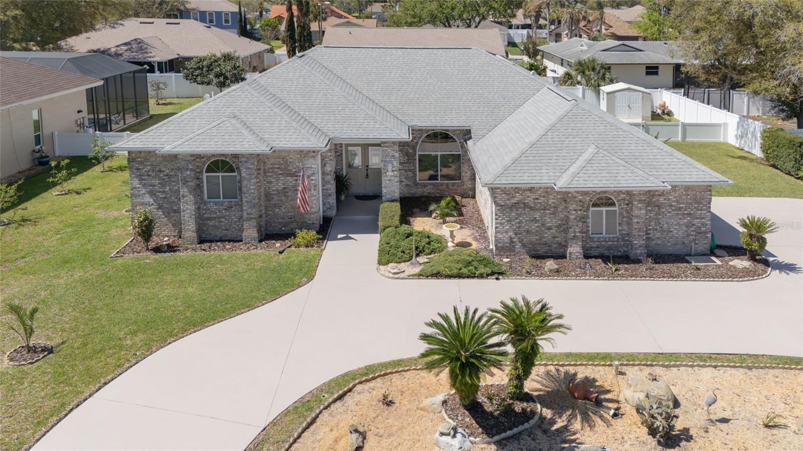 PINE LAKES - Residential