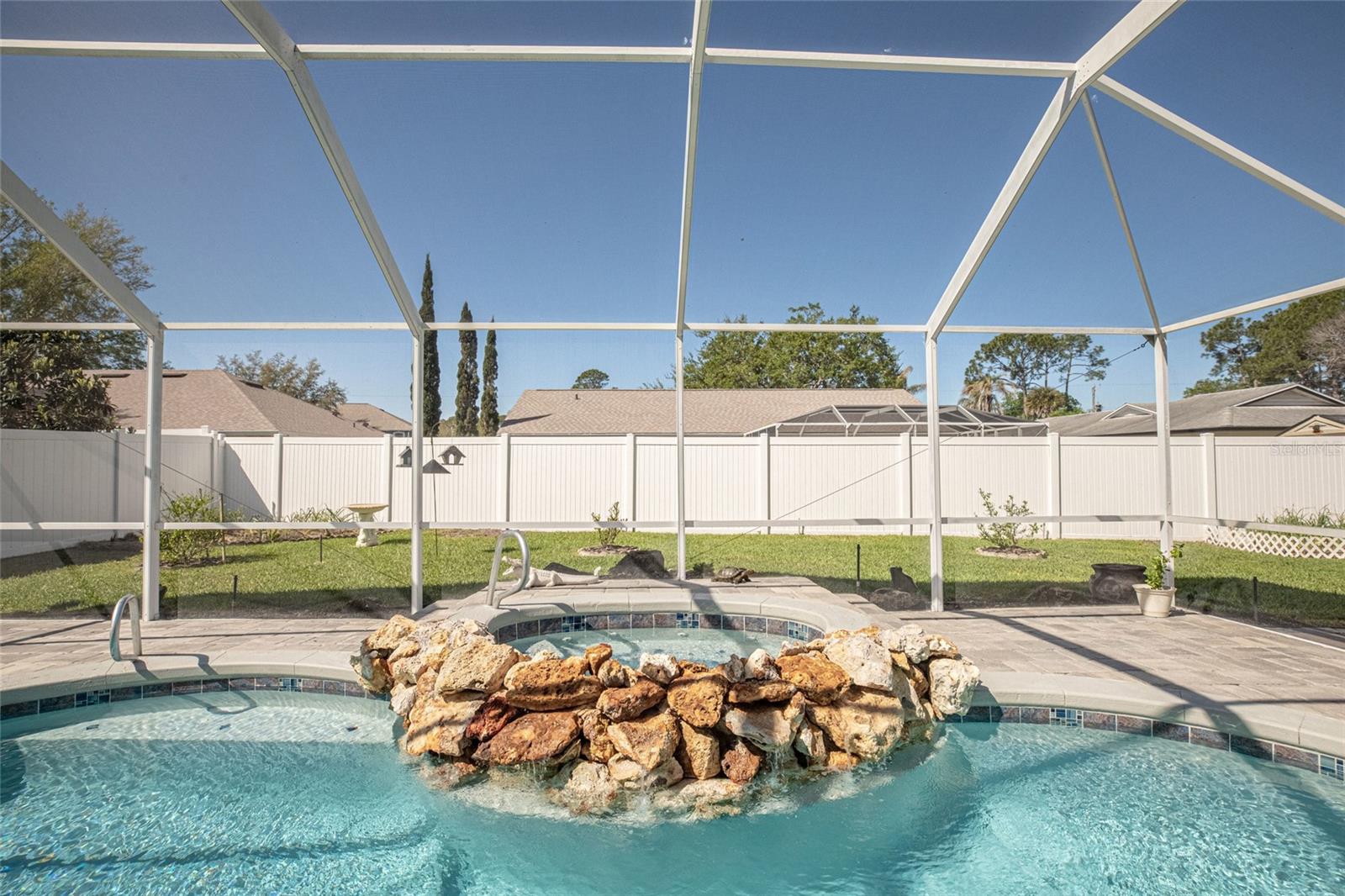 PINE LAKES - Residential