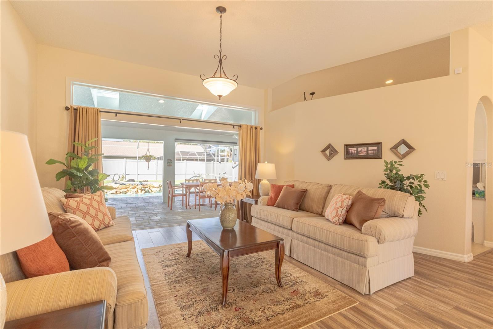 PINE LAKES - Residential