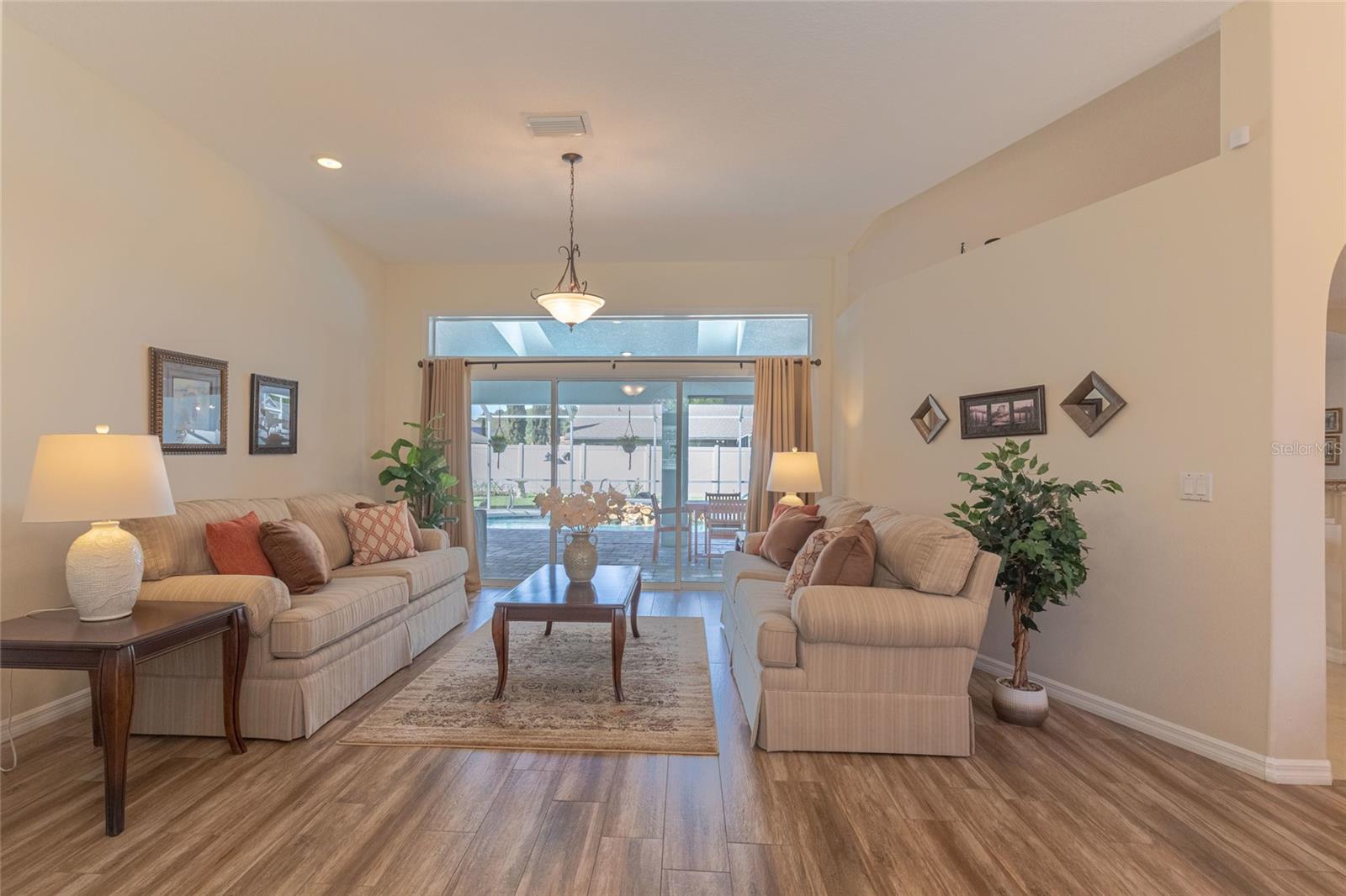 PINE LAKES - Residential