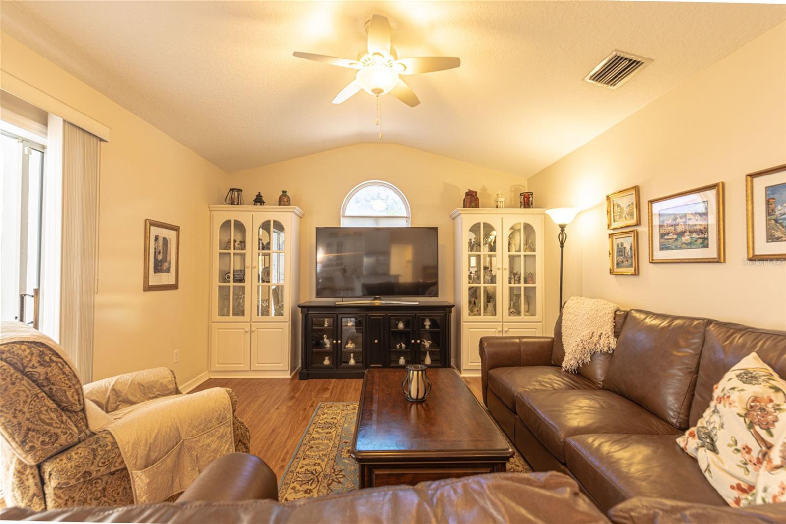 PINE LAKES - Residential