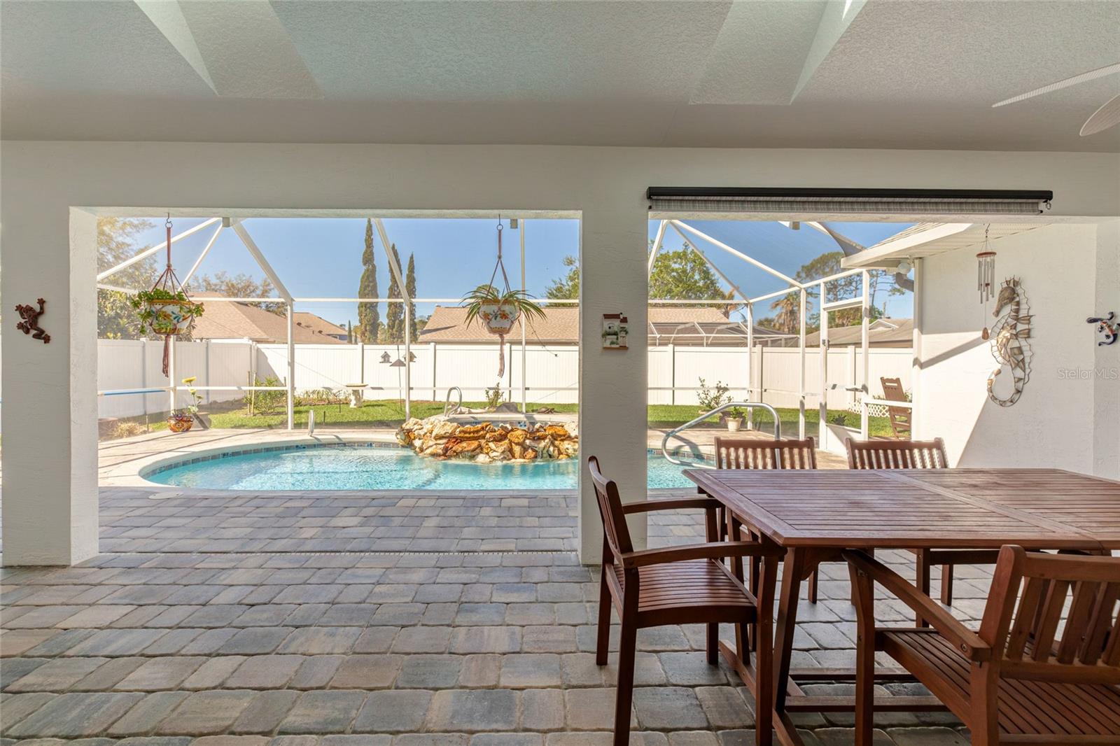 PINE LAKES - Residential