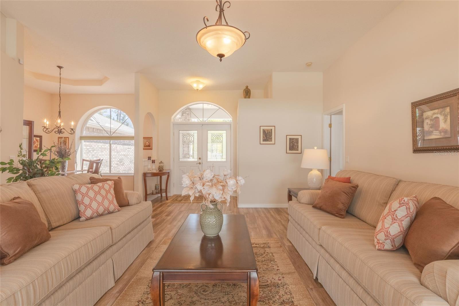 PINE LAKES - Residential