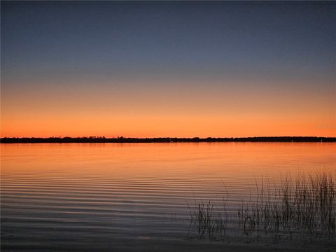 A home in WINTER HAVEN