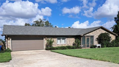 A home in WINTER HAVEN