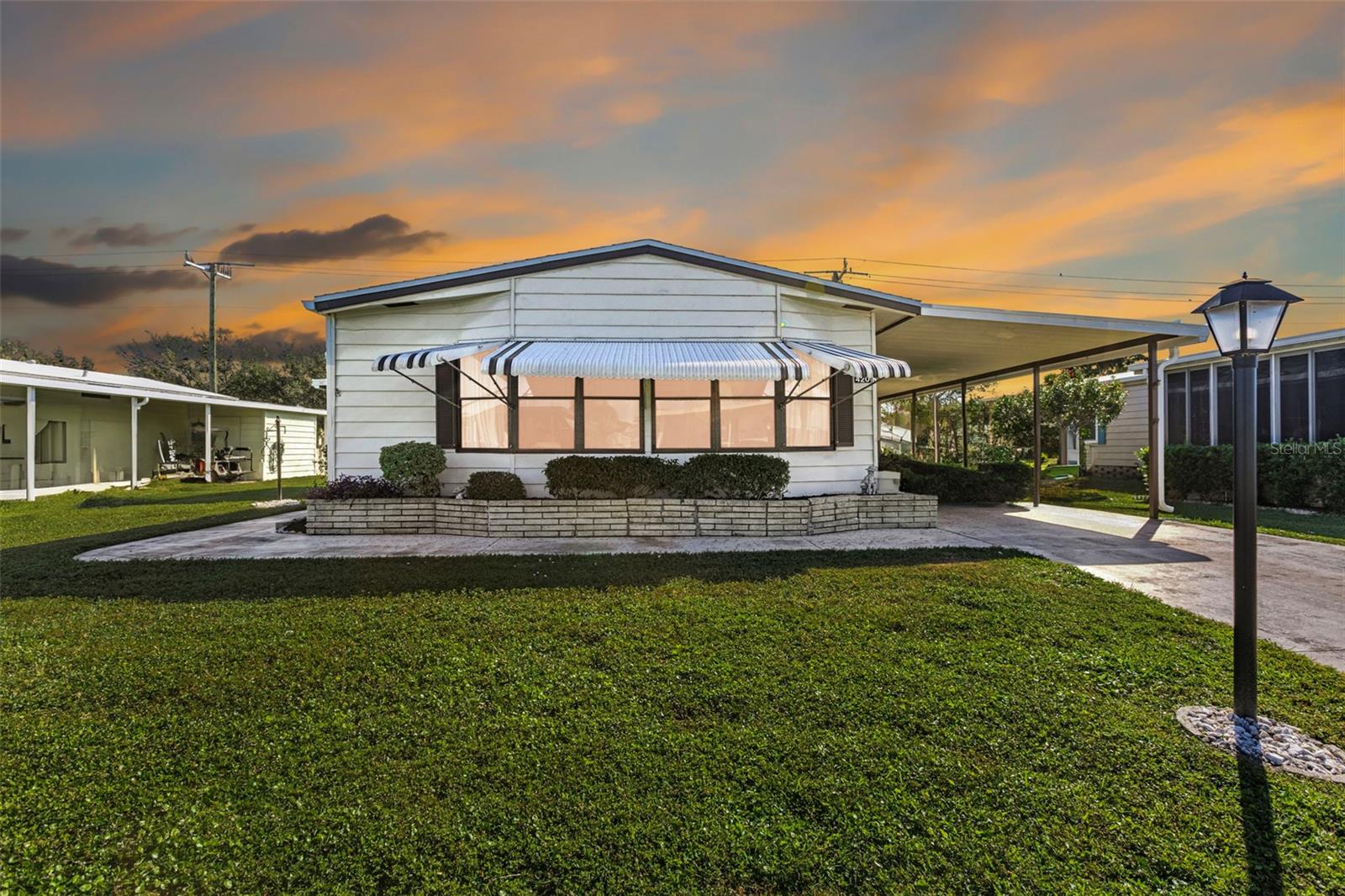 LA CASA MHP CO-OP - Residential