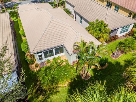 A home in WIMAUMA