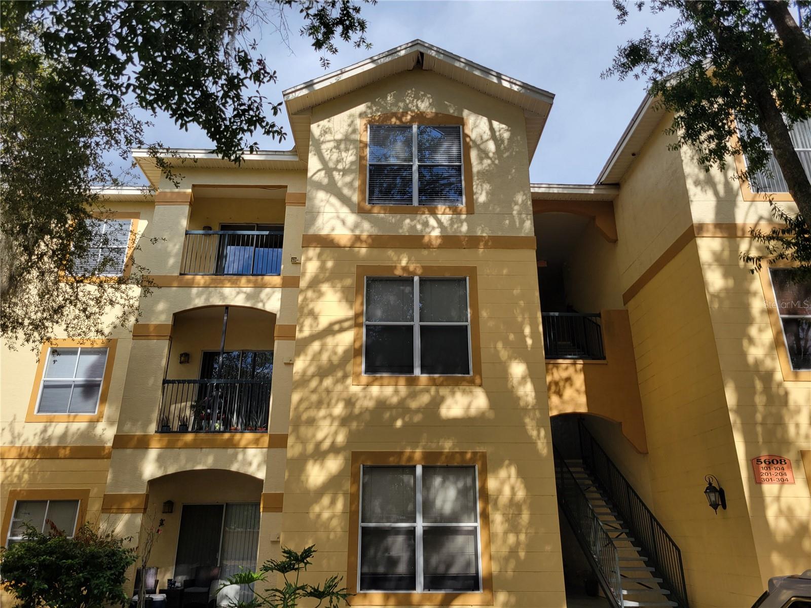 THE PINNACLE AT CARROLLWOOD A - Residential Lease