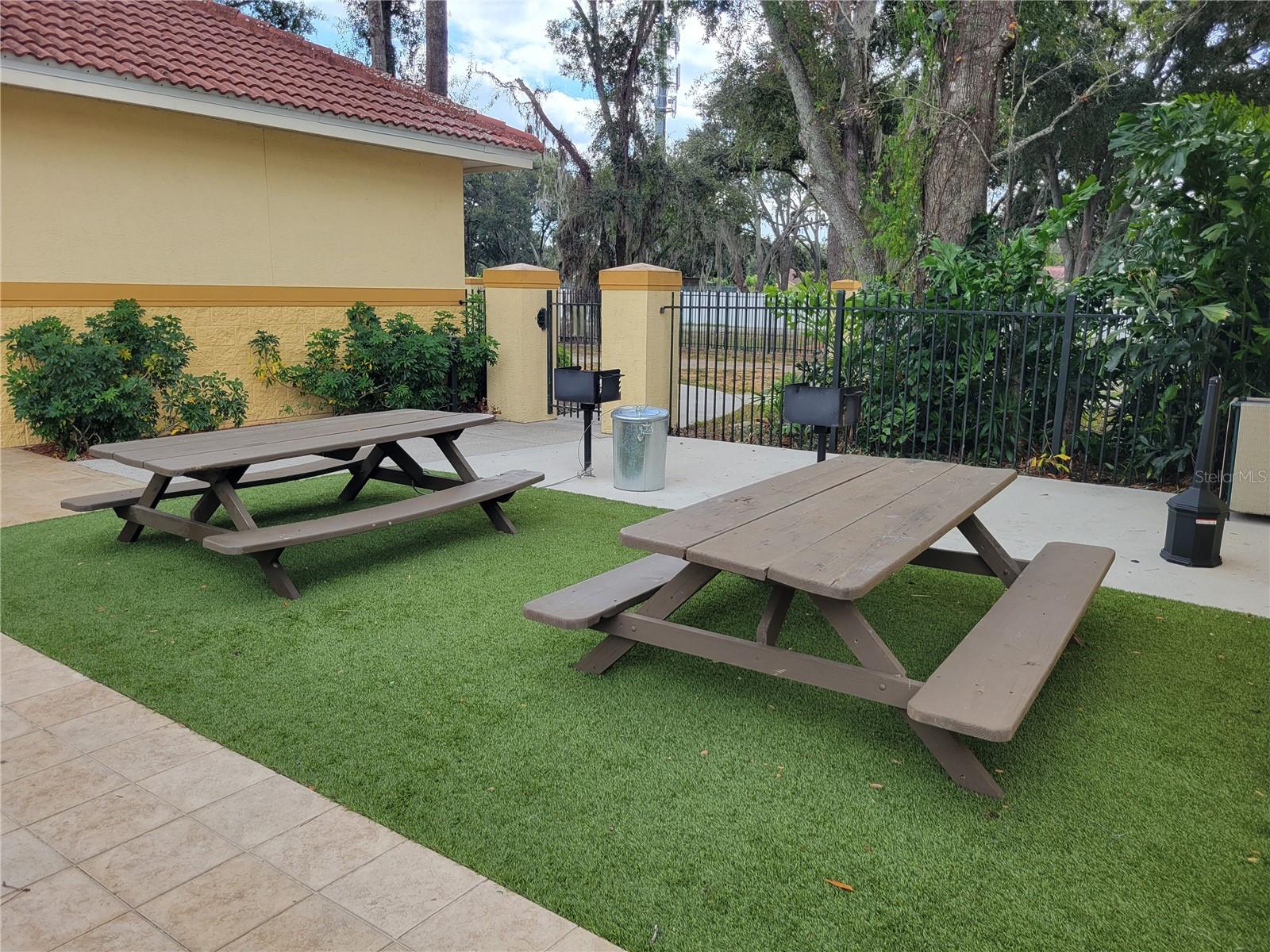 THE PINNACLE AT CARROLLWOOD A - Residential Lease