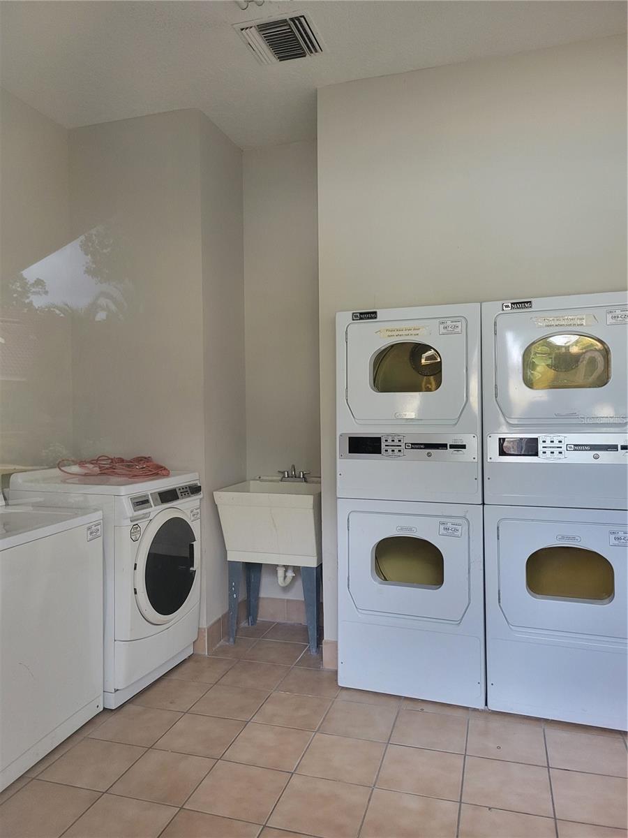 THE PINNACLE AT CARROLLWOOD A - Residential Lease