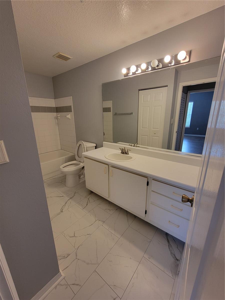 THE PINNACLE AT CARROLLWOOD A - Residential Lease