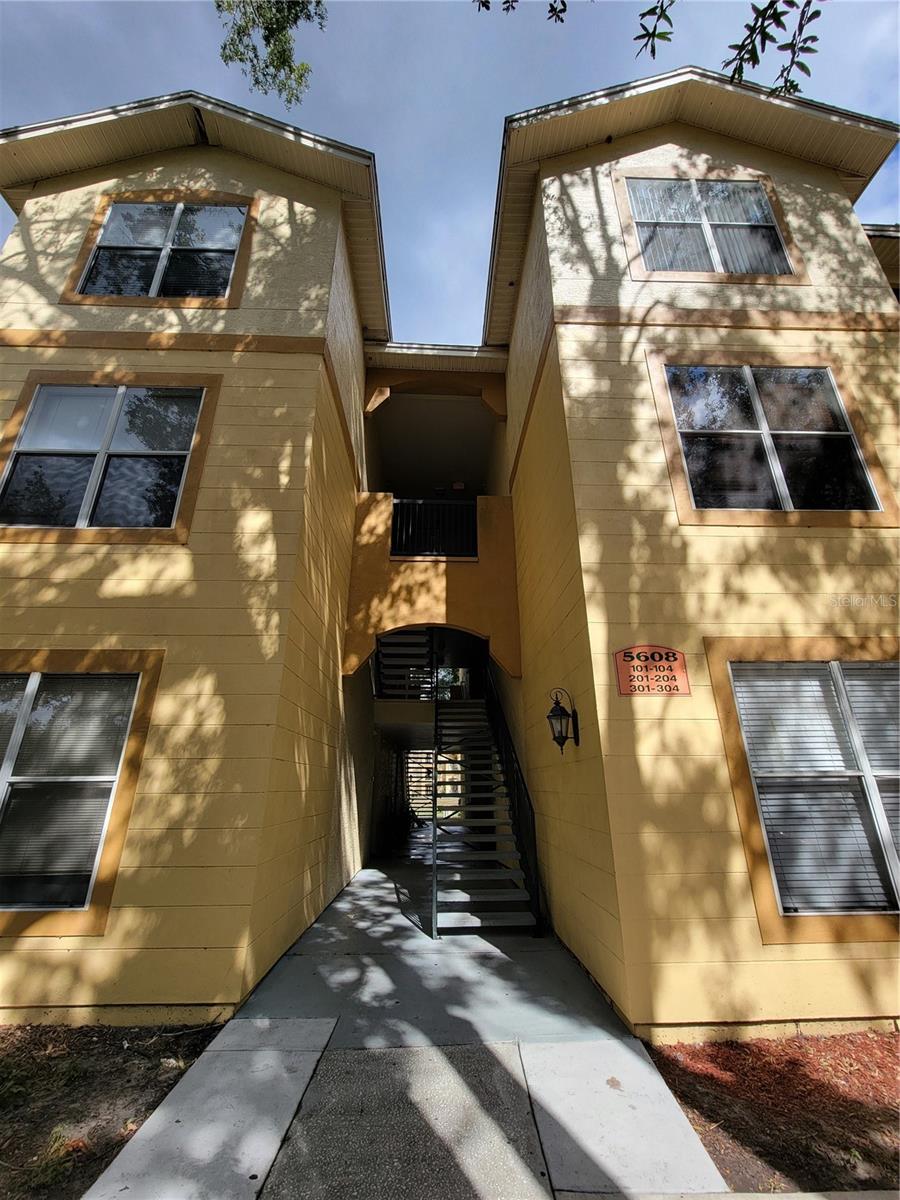 THE PINNACLE AT CARROLLWOOD A - Residential Lease