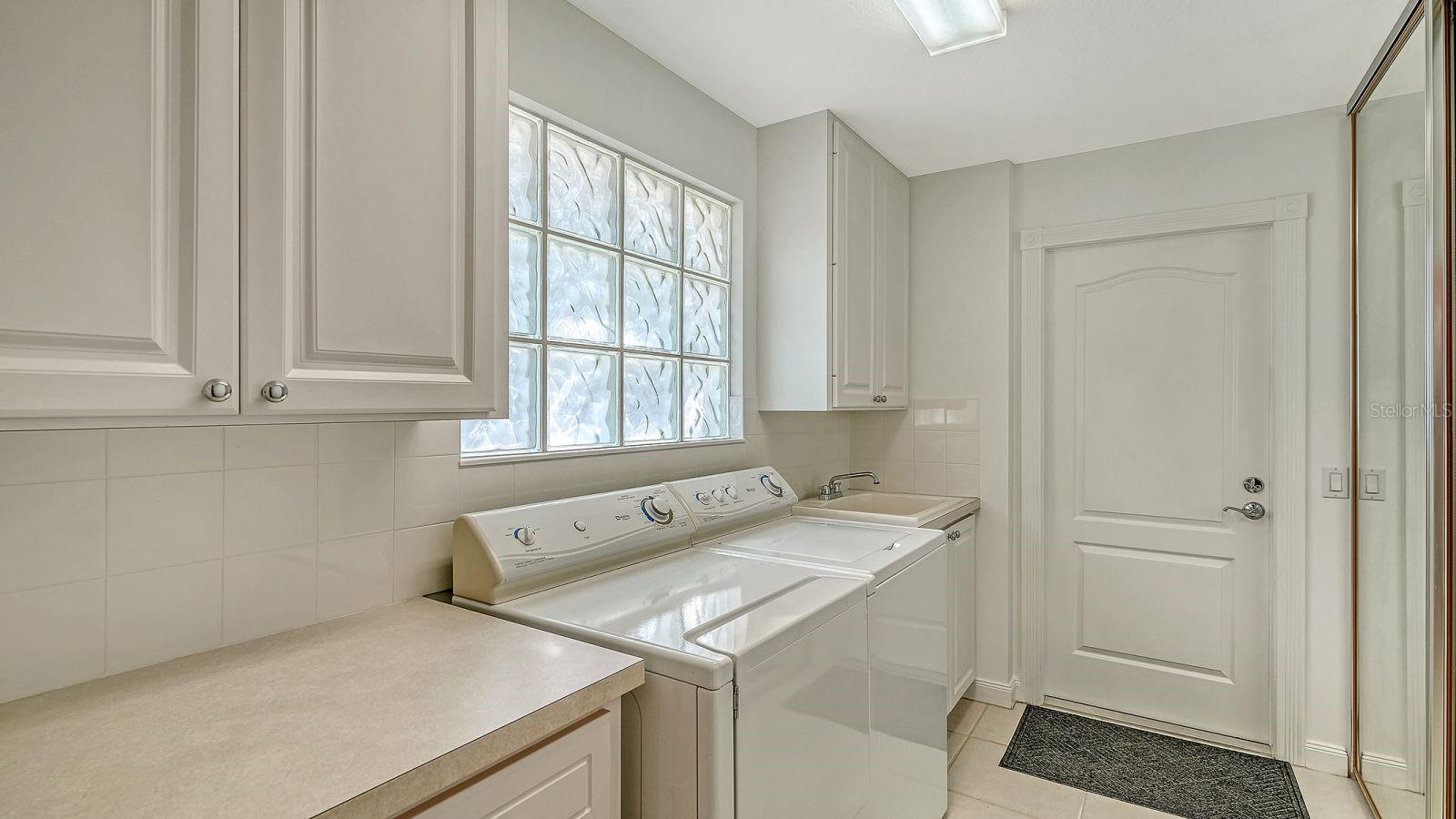 VILLAGEWALK - Residential