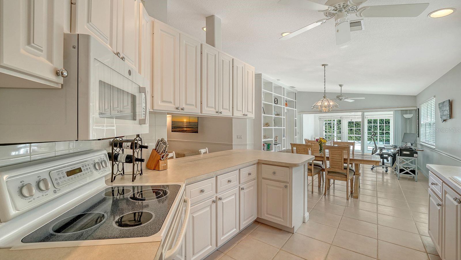 VILLAGEWALK - Residential